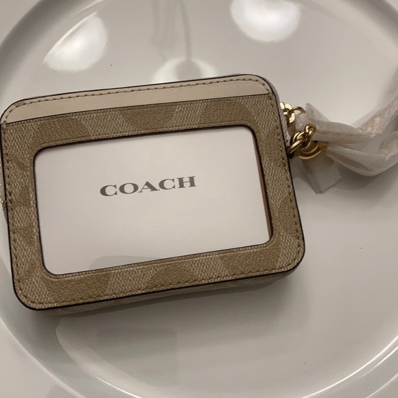 Coach Zip Card Case in Signature Canvas - Picture 4 of 5